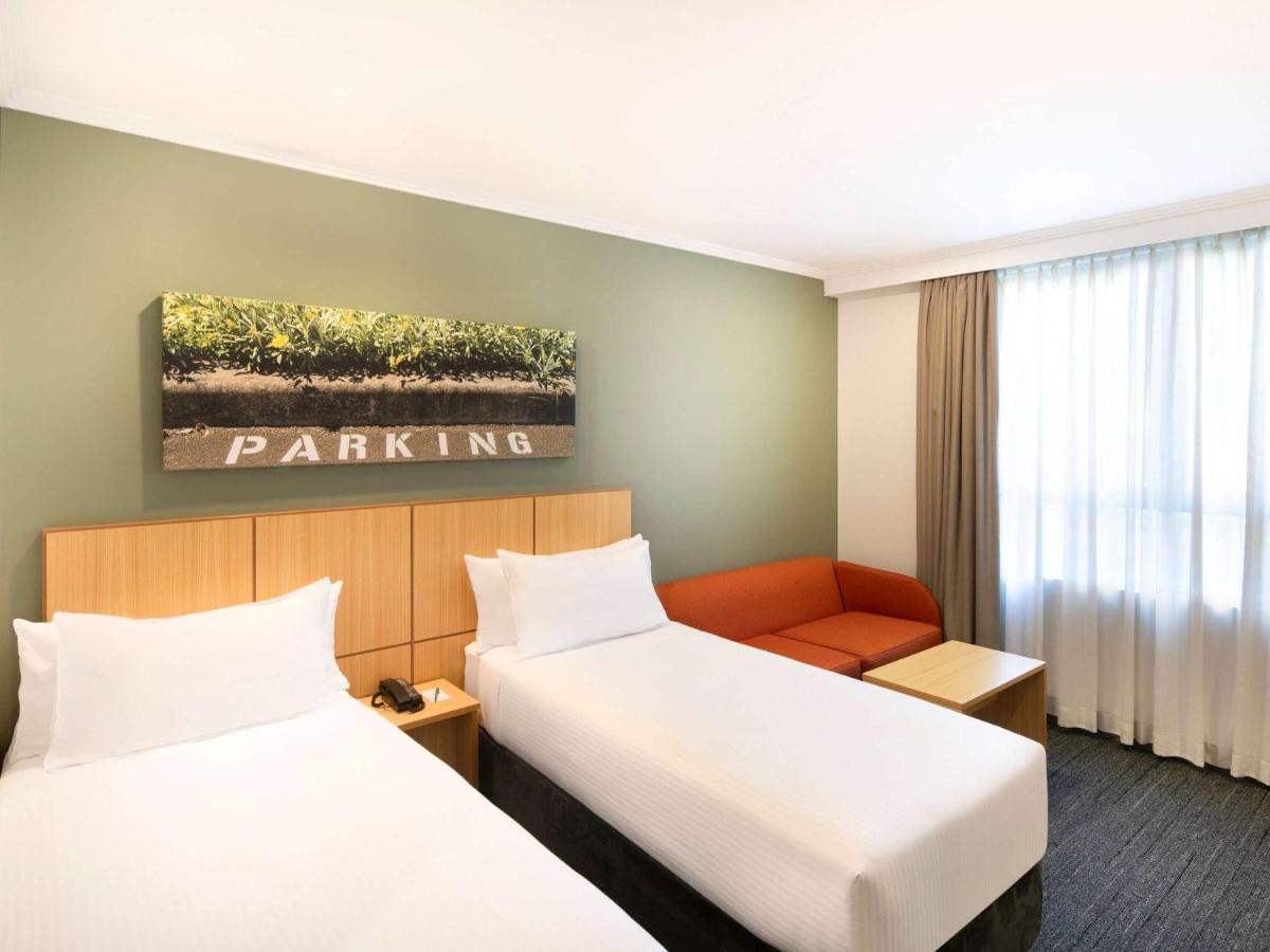 Готель Mercure Sydney Macquarie Park Екстер'єр фото