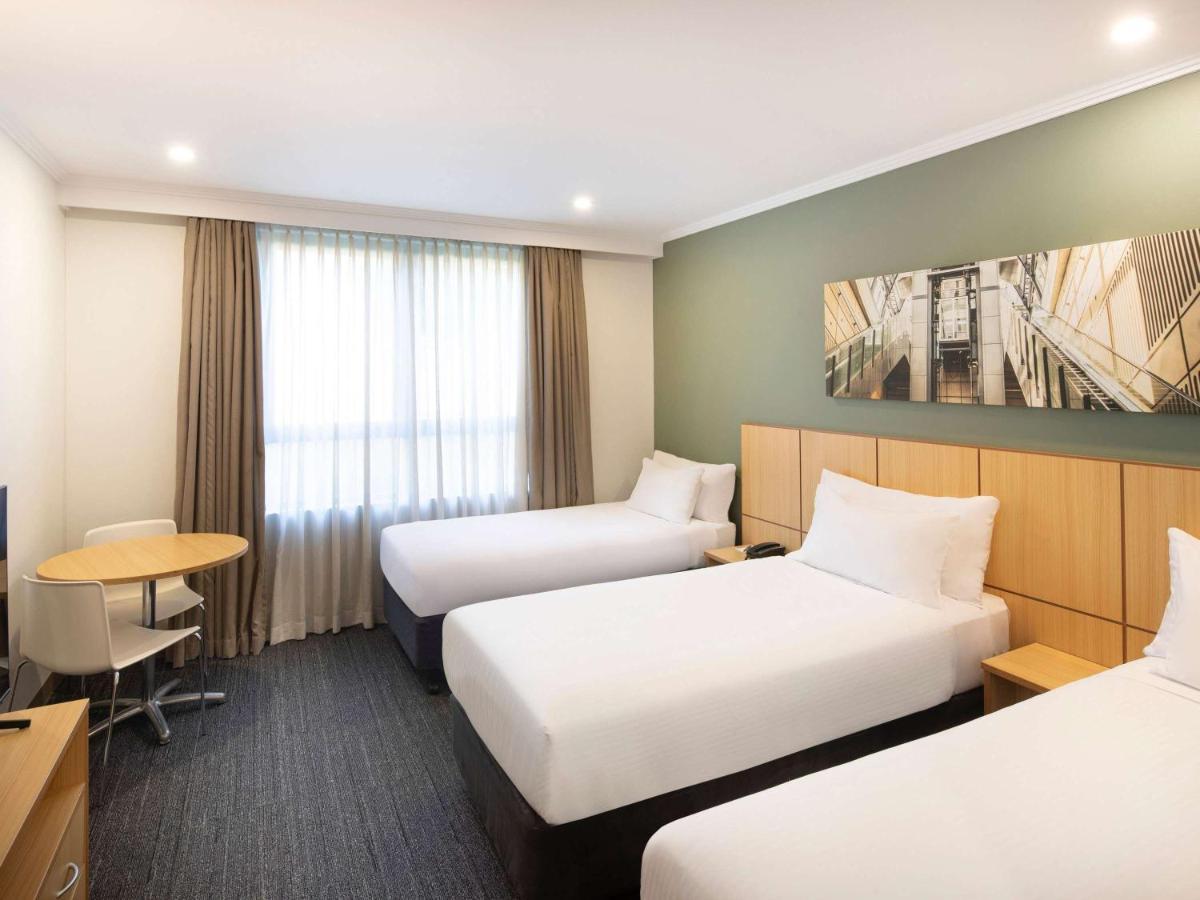 Готель Mercure Sydney Macquarie Park Екстер'єр фото