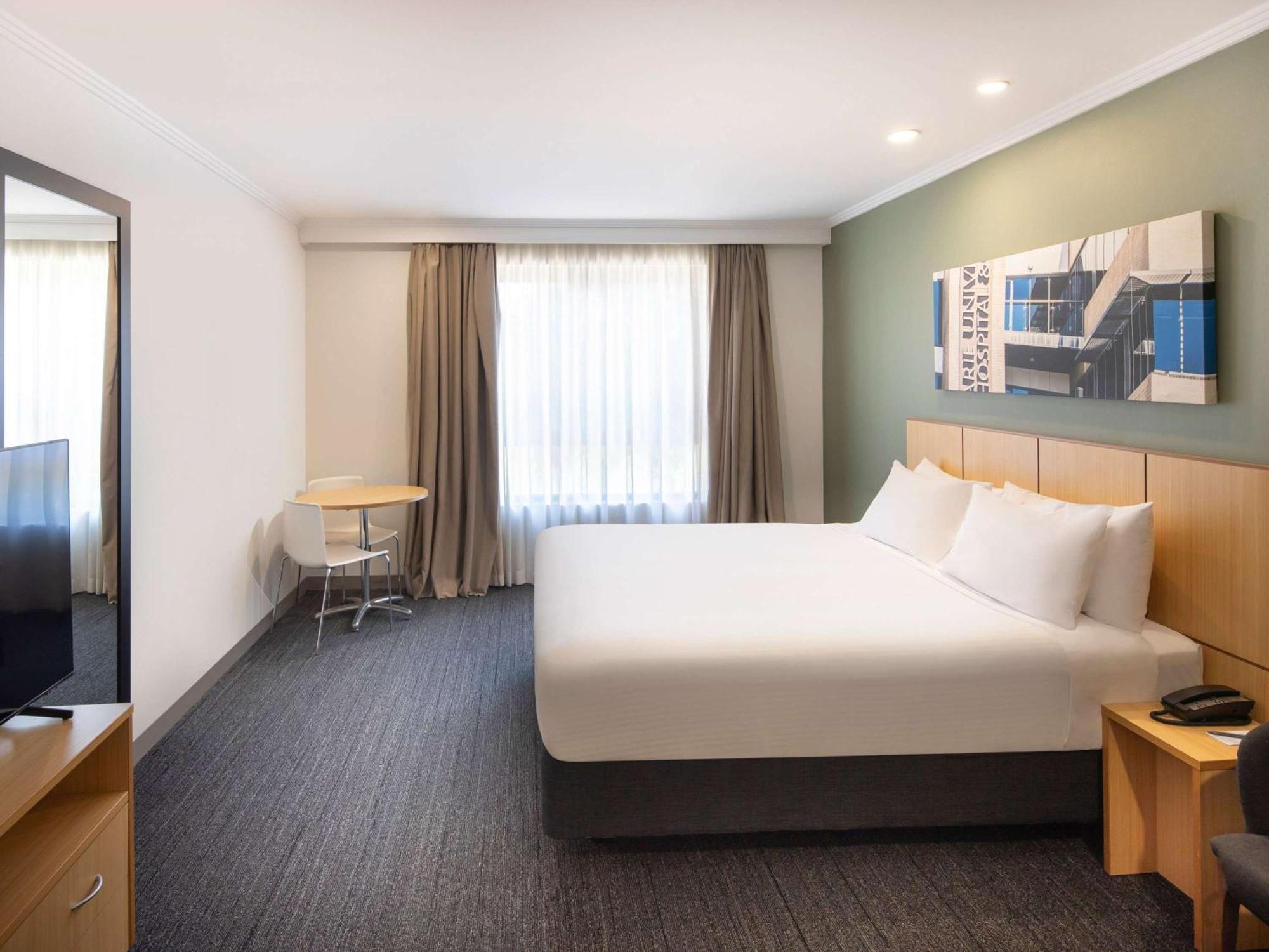 Готель Mercure Sydney Macquarie Park Екстер'єр фото